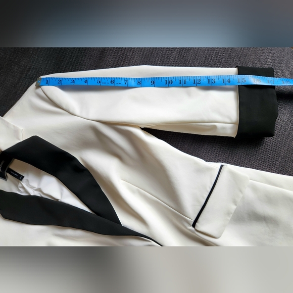 Le Chateau Single Button Fitted White & Black 3/4 Sleeve Faux Pocket size Small - Picture 10 of 12